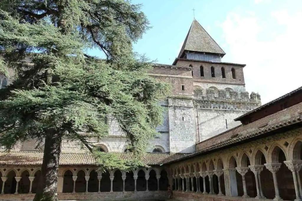 Appartement Entier Moissac Centre 30 M2 Calme Avec Cour Interieure Pour Velos A 50M Du Marche De Moissac Exterior foto